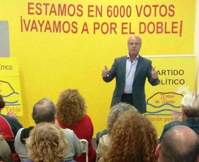 Sebastián Henríquez, esta noche en la asamblea de RdG (Foto TA)